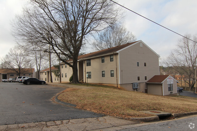 Primary Photo - Hilltop Apartments