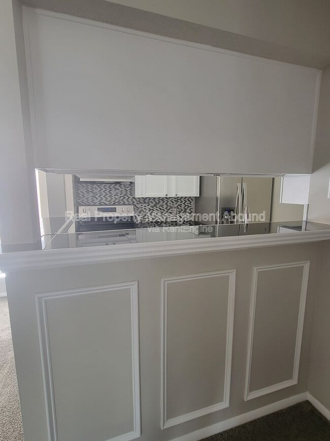 Building Photo - 6724 S Lewis Ave