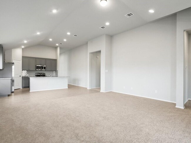 Building Photo - 308 Rimrock Ct