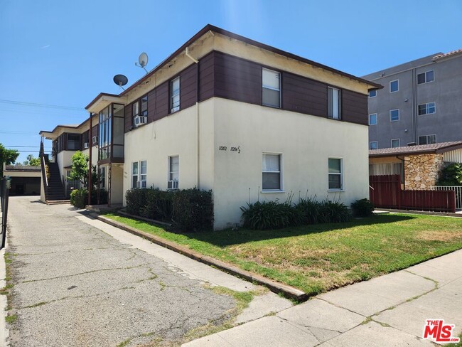Building Photo - 11202 Camarillo St