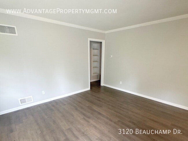 Building Photo - 3120 Beauchamp Dr