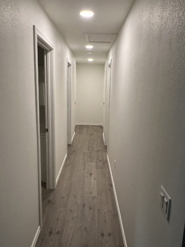 Building Photo - Live close to TSU in this 5 bedroom!