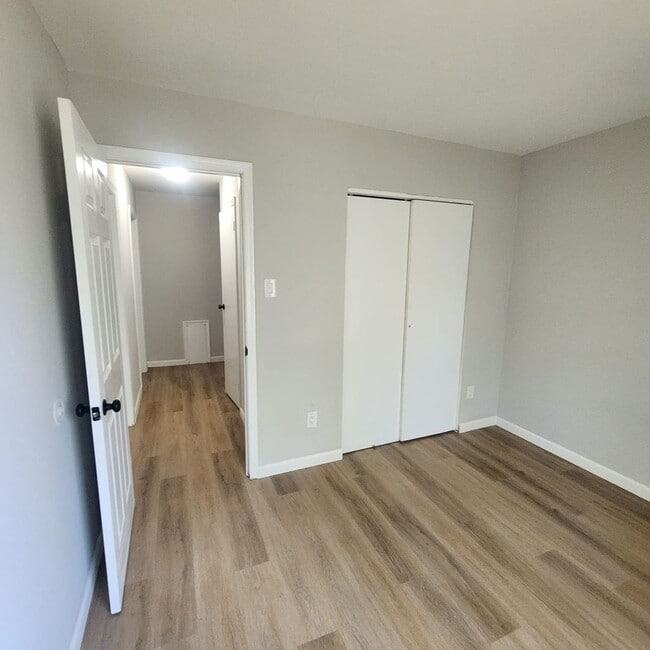 Building Photo - Spacious 3 Bedroom house for Rent !!!