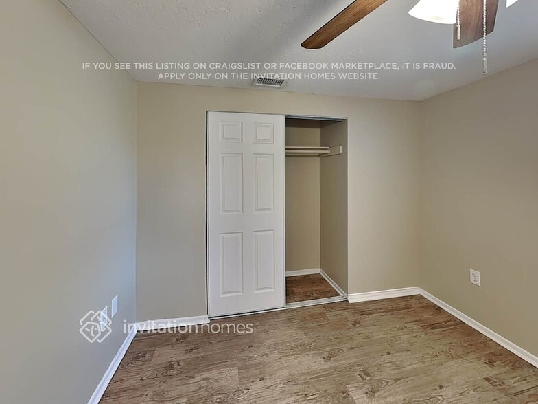 Building Photo - 2834 Linwood Dr