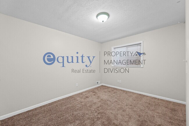 Building Photo - 7102 Brookhill Dr E