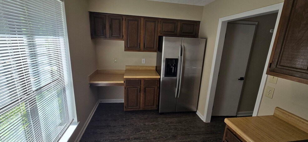 Building Photo - 4901 Wallingford Dr