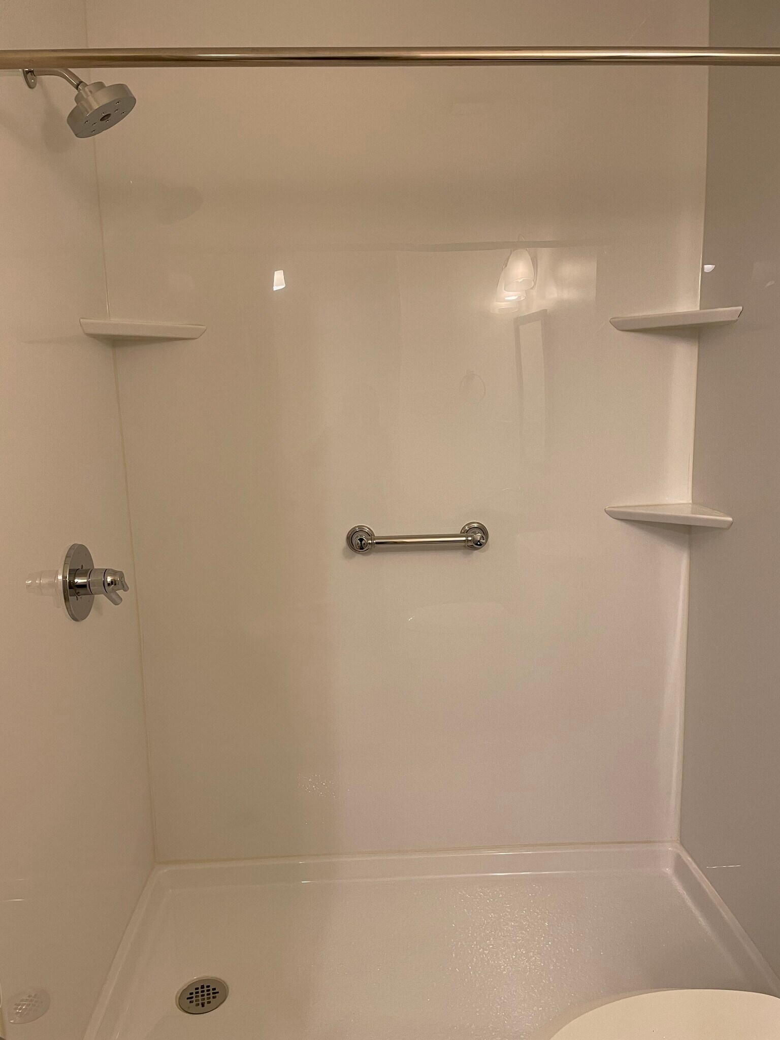 Building Photo - 8 Deer Run Ct