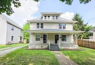 Building Photo - 905 Berwin St