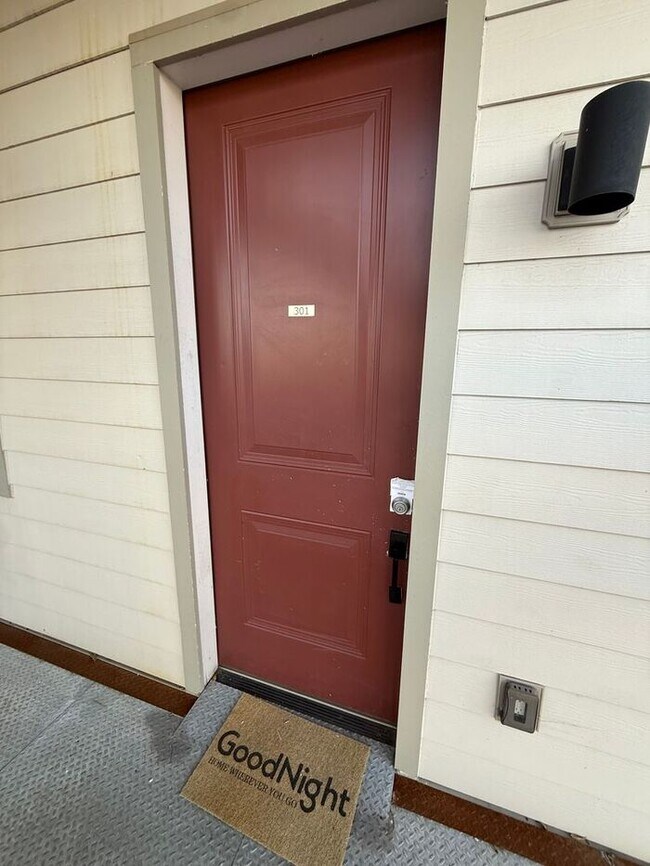 Building Photo - Modern 2 Bedroom Condo in the Heart of Melrose