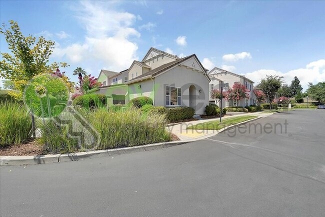 Building Photo - 6123 RolkingHam Ln