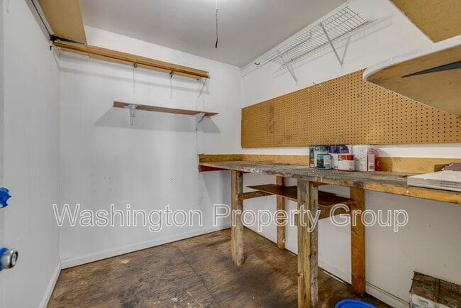 Building Photo - 5602 Grouper Ct