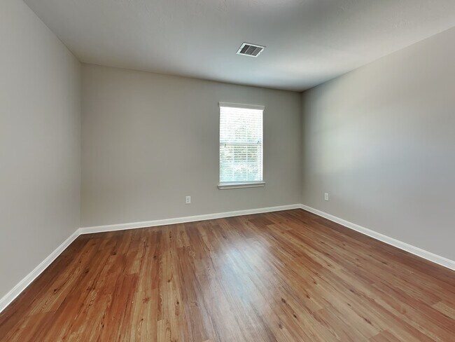 Building Photo - 22310 Queenbury Hills Dr