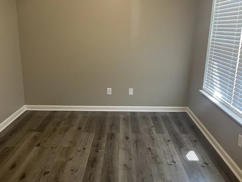 Building Photo - 416 Flintlock Ct