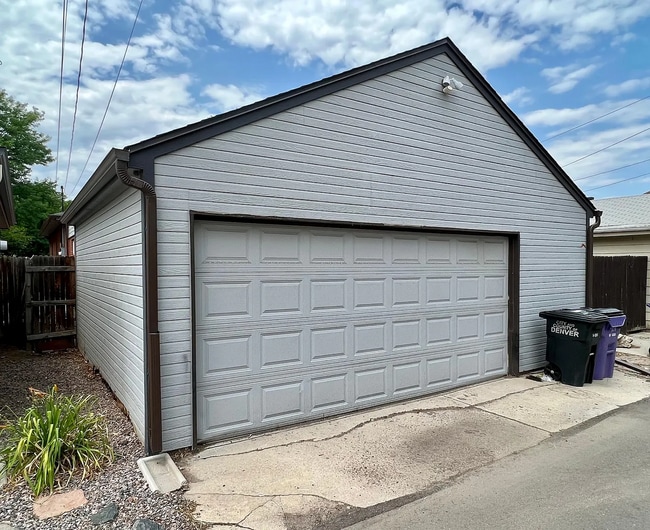Building Photo - Charming 3BD, 2BA Wash Park Home with 2-Car Garage