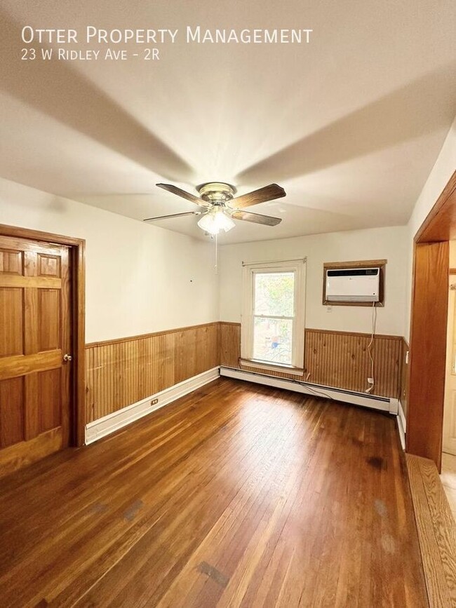 Building Photo - Lovely, Sun Drenched 3BR/1BA Ridley Park Apt