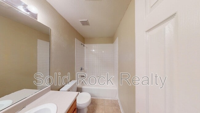 Building Photo - 4960 Universal Heights