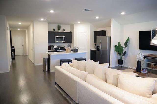 Building Photo - 3025 Zinnia St