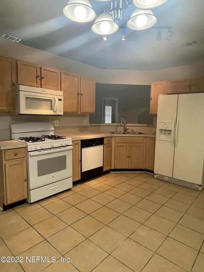 Building Photo - 3348 Volley Dr