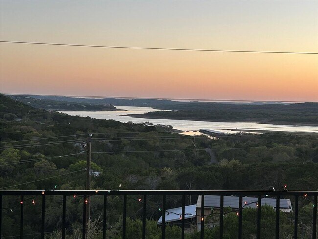 Building Photo - 7002 Deepwood Dr