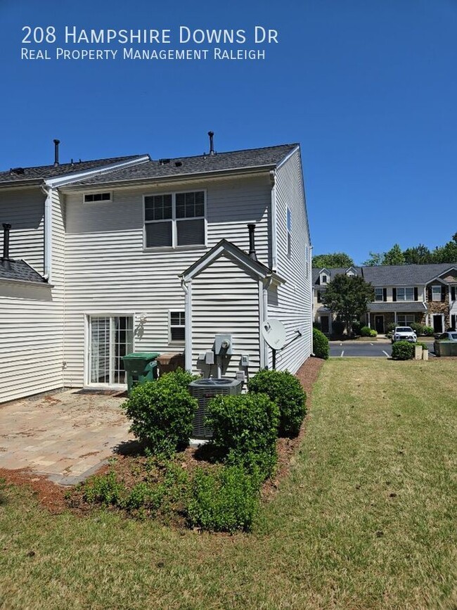Building Photo - 208 Hampshire Downs Dr