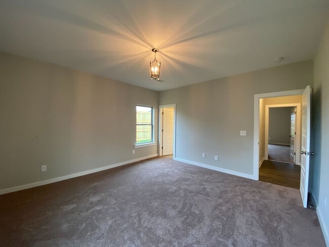Building Photo - 14332 Chase Dr