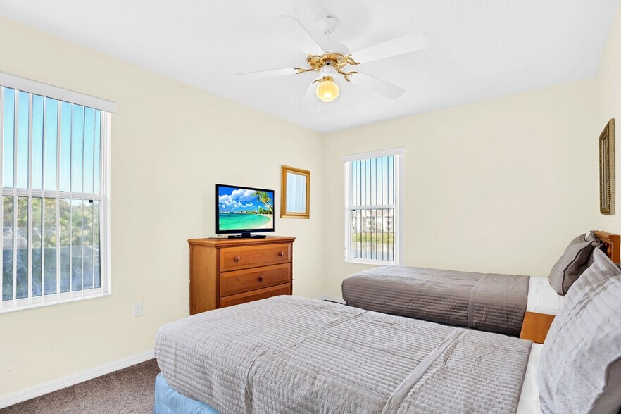 Building Photo - 233 Saddle Ridge Dr
