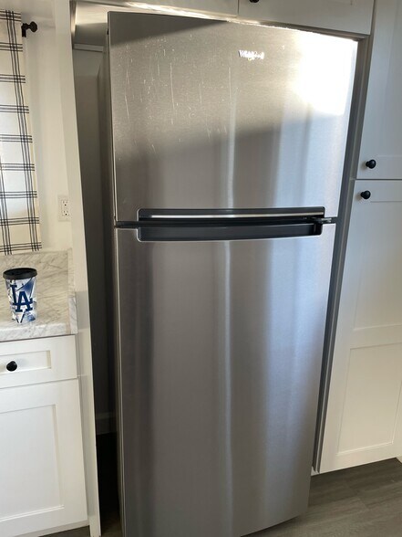 Building Photo - 265 E 69th Way