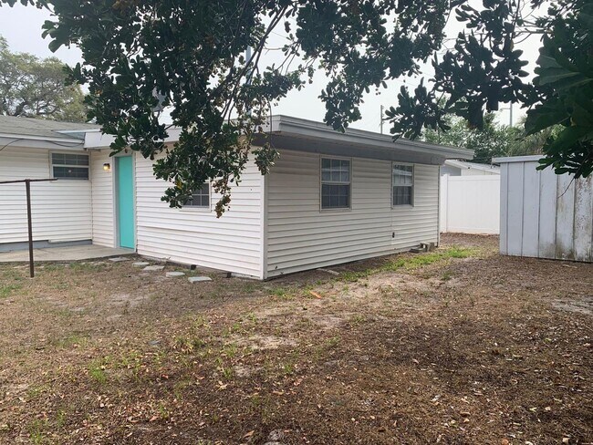 Building Photo - Modest 3BR/2BA home in Northeast Gulfport