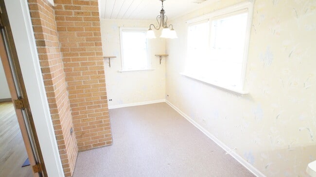 Building Photo - 1229 Middlebury Ln