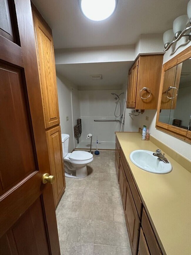 Building Photo - 23601 Labare Rd