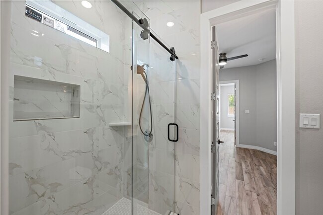 Building Photo - 17807 Glenwolf Dr