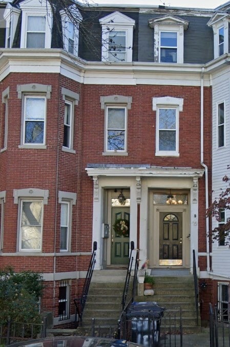 Primary Photo - 17 Savin Hill Ave