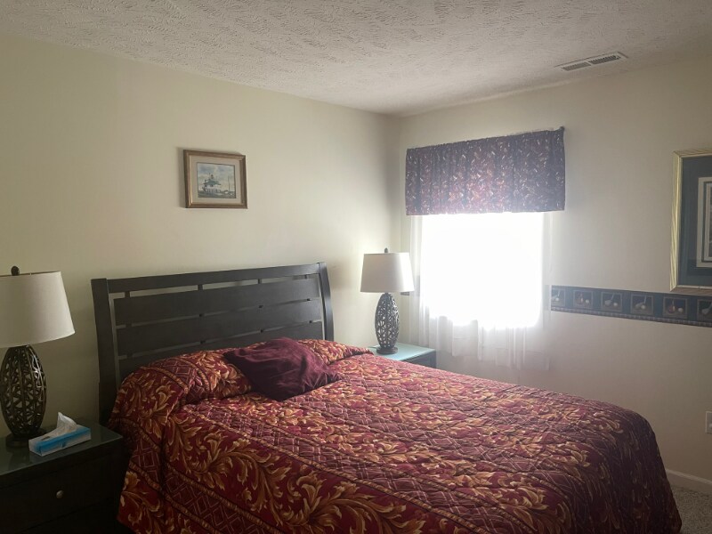 Building Photo - 541 White River Dr