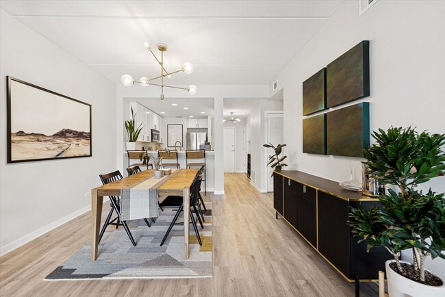 Building Photo - 1515 N Wells St