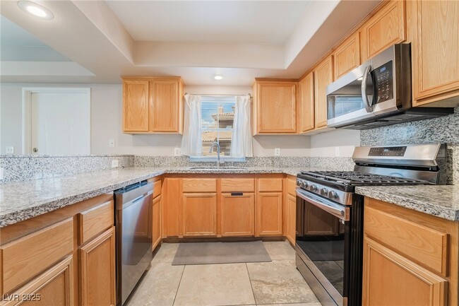 Building Photo - 3600 Pierida St