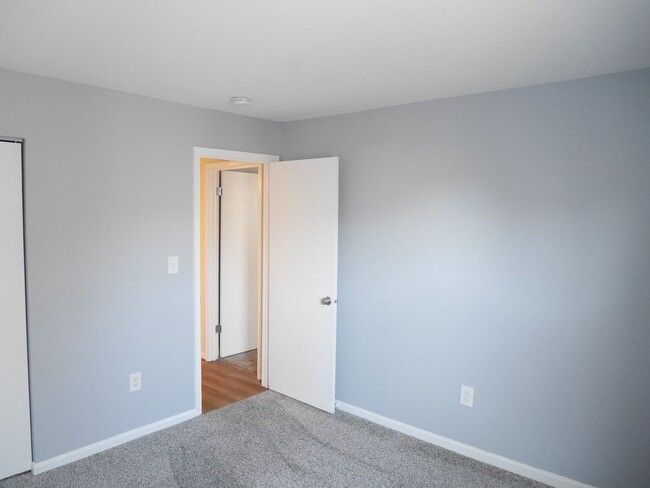 Building Photo - Roomy Two Bedroom Condo- Glen Burnie, MD