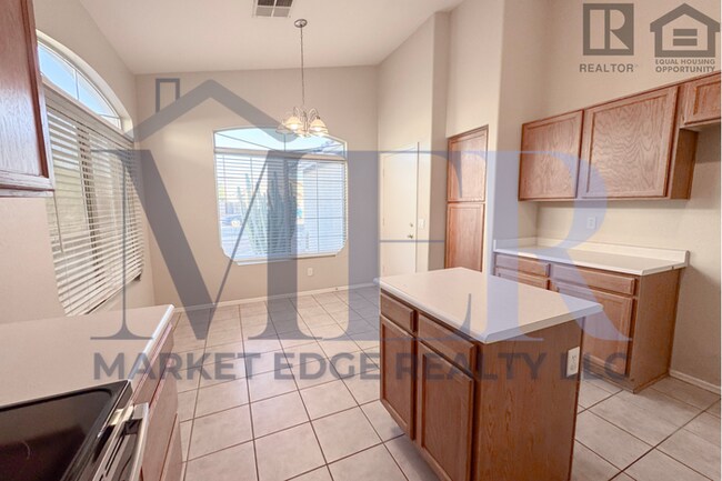 Building Photo - 3Bed/2Bath Home at Northern/107th Ave! $199 MOVE-IN SPECIAL! Ready for Immediate Move-In!