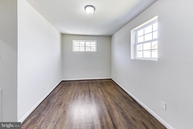 Building Photo - 4617 Creek Shore Dr