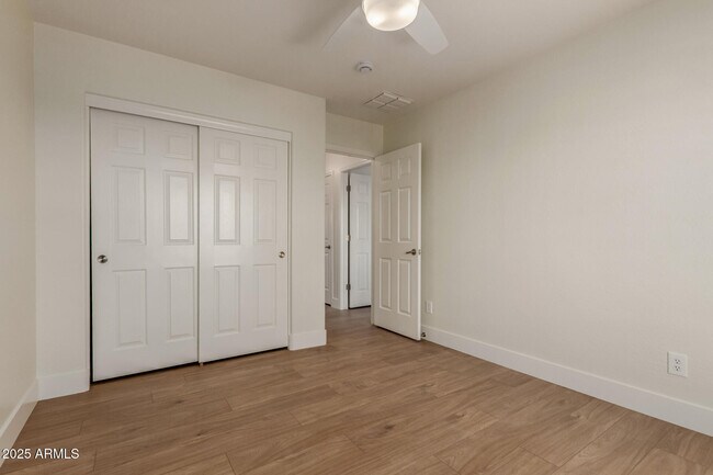 Building Photo - 40809 N Raleigh Ct