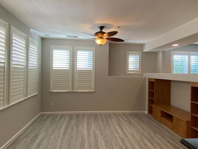 Building Photo - 4057 Crandall Cir