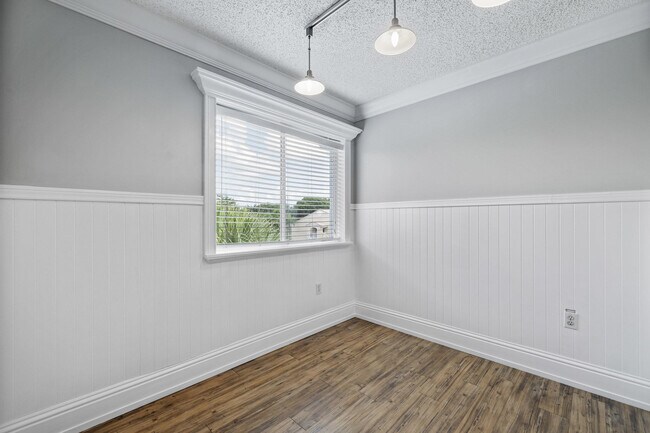 Building Photo - 254 Village Blvd