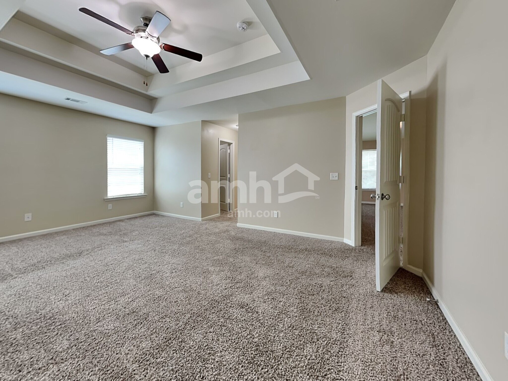 Building Photo - 122 Green Paddock Cir