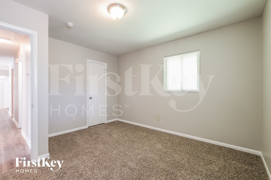 Building Photo - 7016 Sun Valley Way