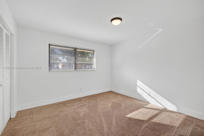 Building Photo - $2,700MONTHLY;339 SW 15TH ST #1-2 DANIA BEACH, FL 33004