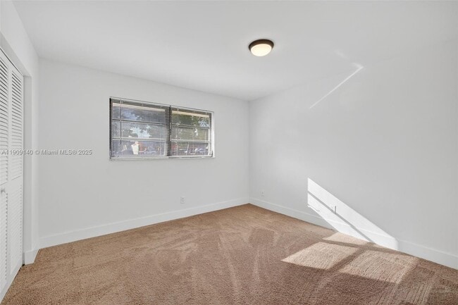 Building Photo - 339 SW 15th St