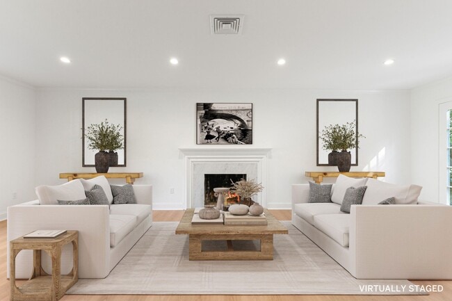 Building Photo - 18 Echo Ln