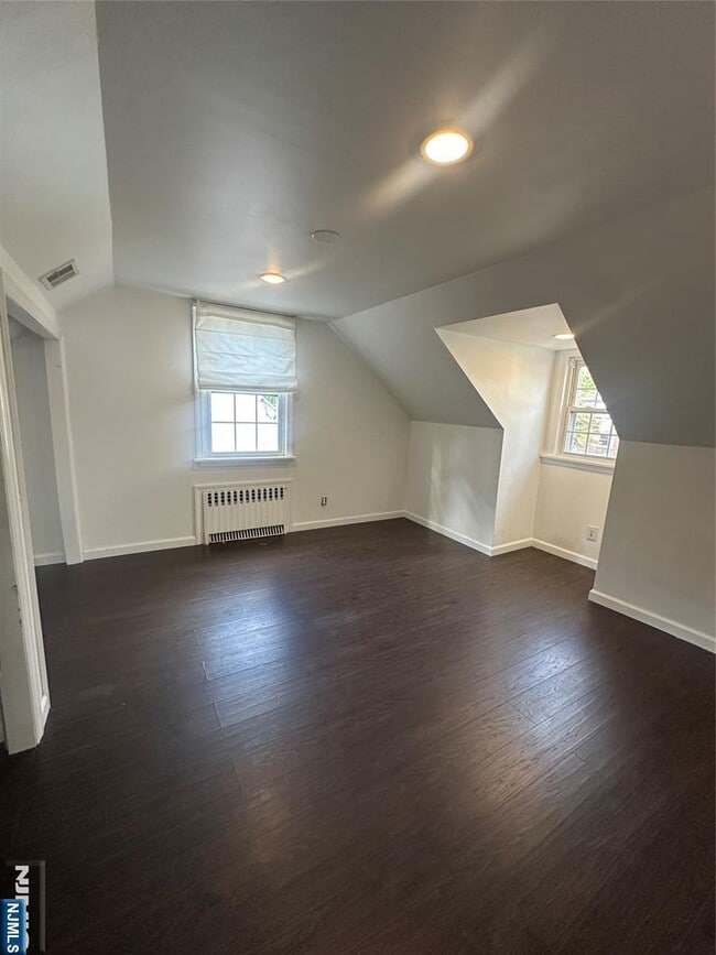 Building Photo - 12-28-28 Fairclough Pl