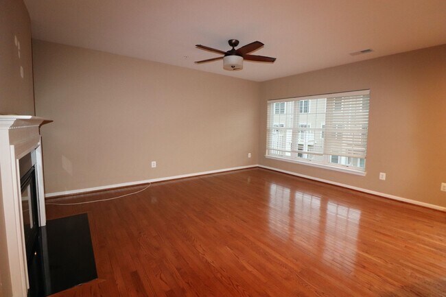 Building Photo - 4635 Battenburg Ln