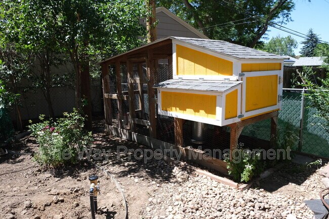 Building Photo - 1803 17th Ave