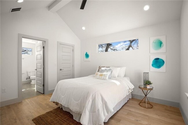 Building Photo - 2413 E 9th St